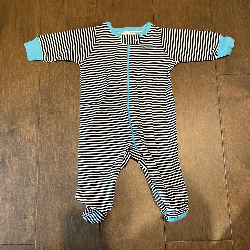 NWOT Onesies 0-3 Months Footed Onesie